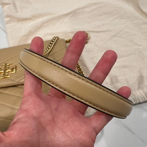 Tory Burch Small Kira Sand Beige Chevron Shoulder Bag, Great Used Condition - Picture 13 of 16